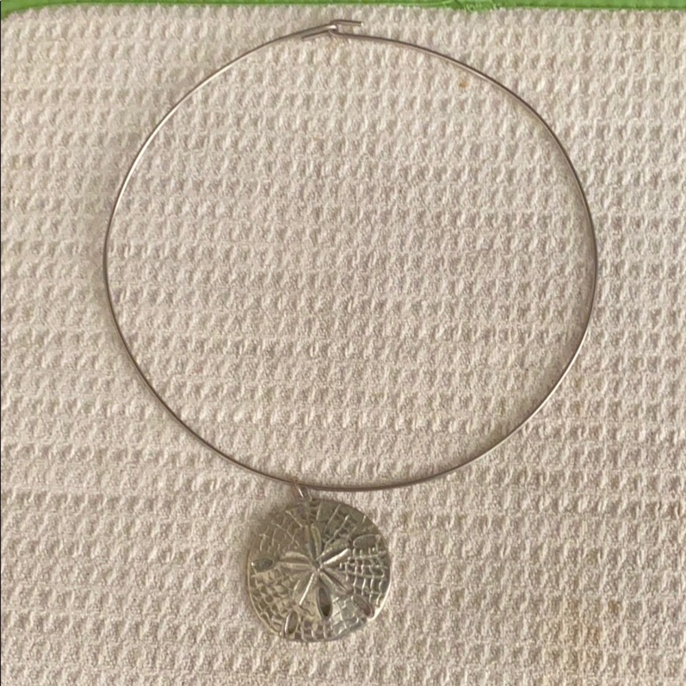Woman’s beach jewelry necklace